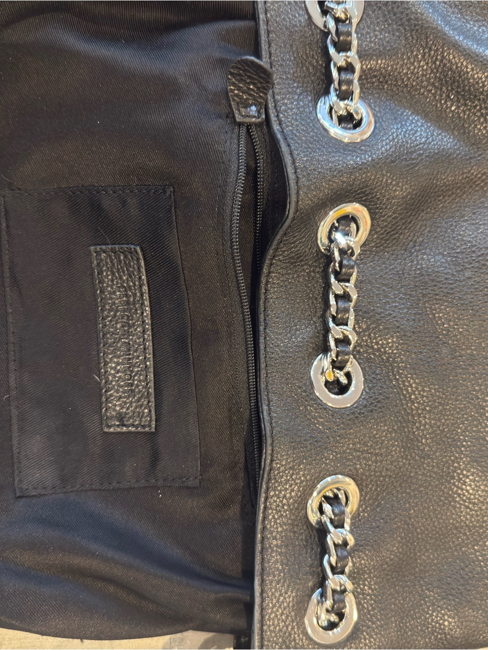 NWT Rebecca Minkoff Black Pebbled Leather Chain Bucket Crossbody Bag - Picture 3 of 5